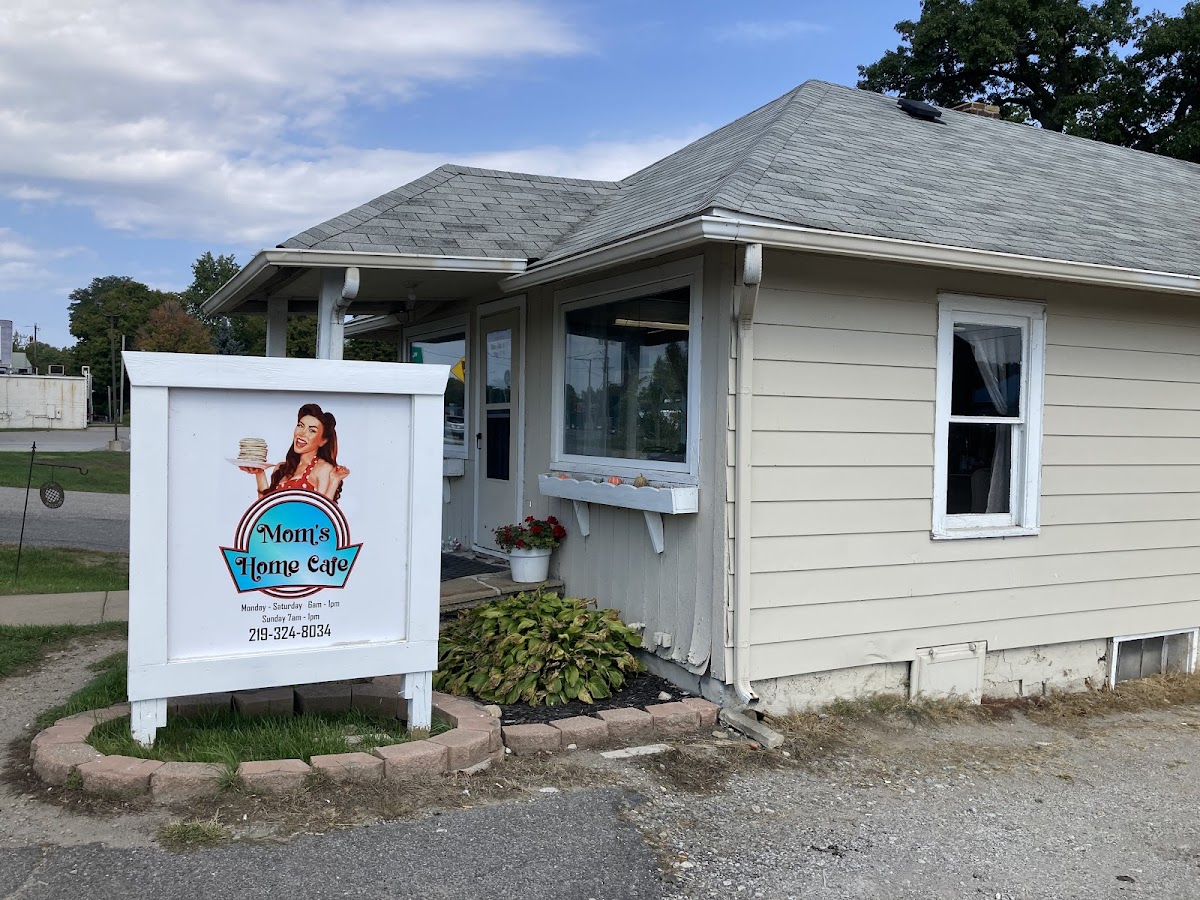Mom's Home Cafe-4