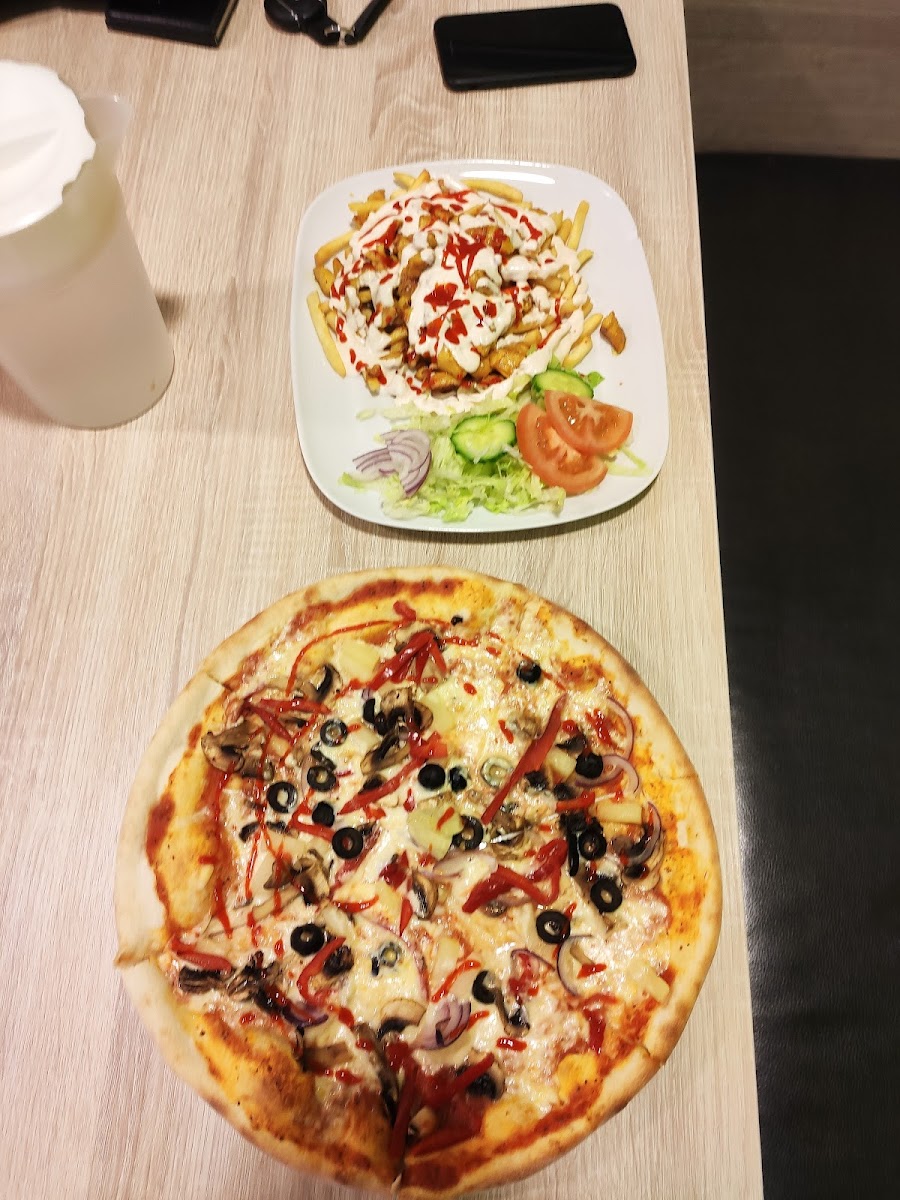 Mona Lisa Pizzeria-8