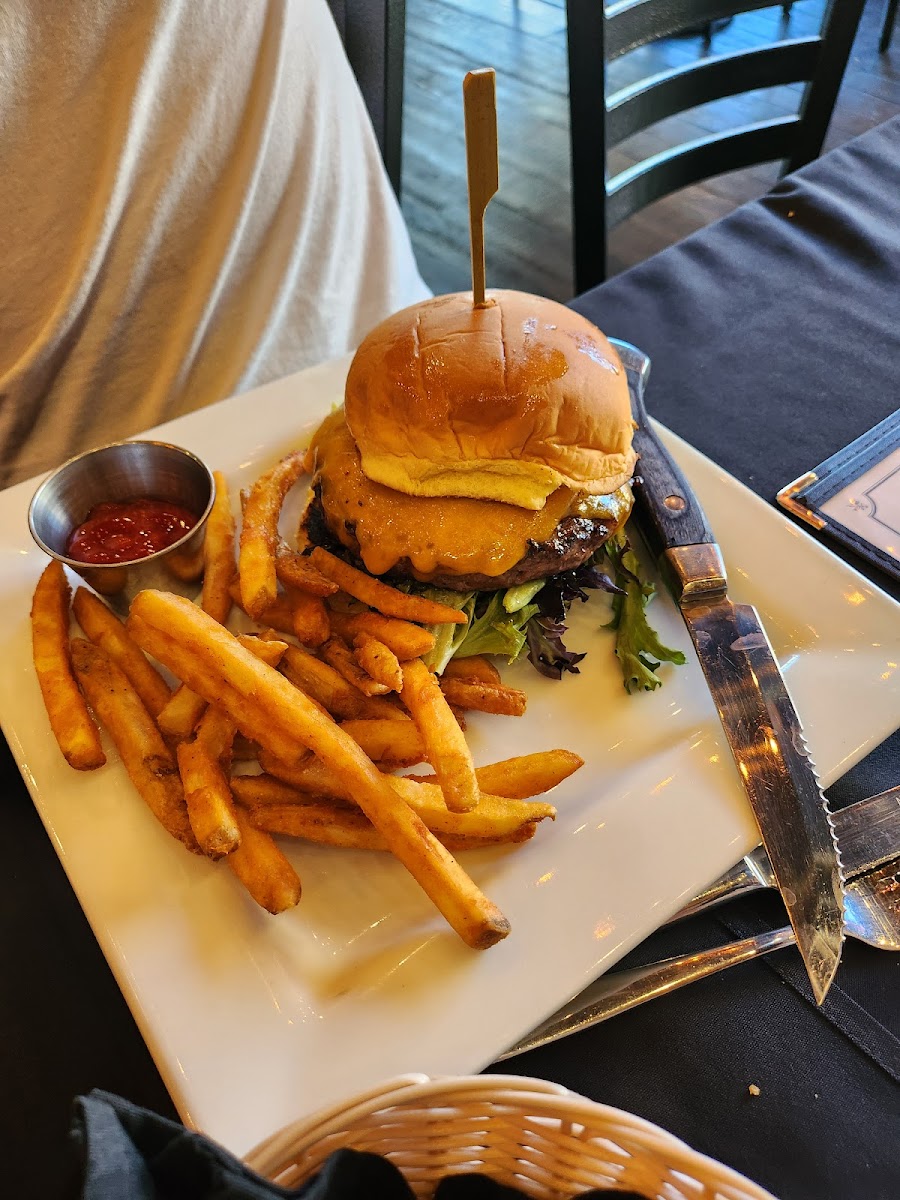 Monaco Steakhouse & Sports Bar-4