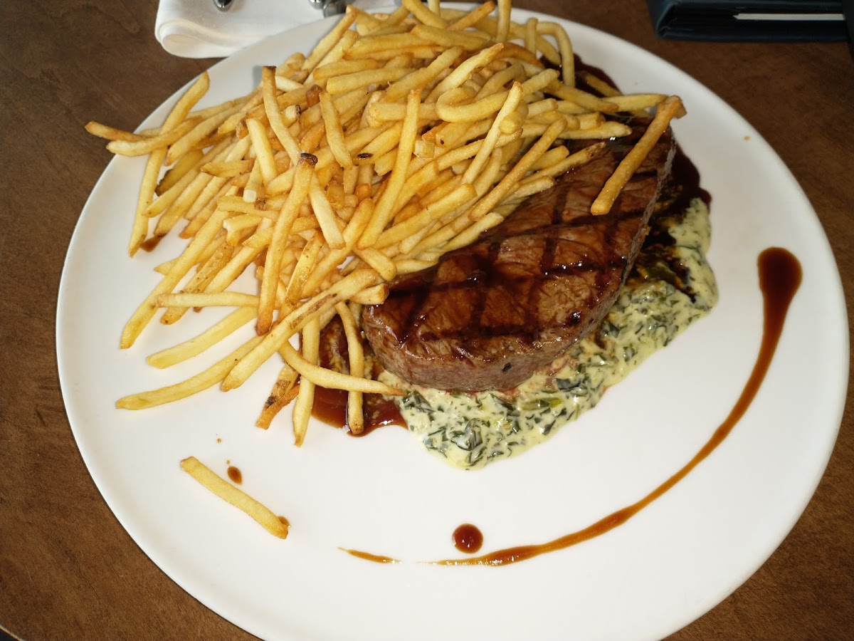 Monarch -Kitchen & Bar-6