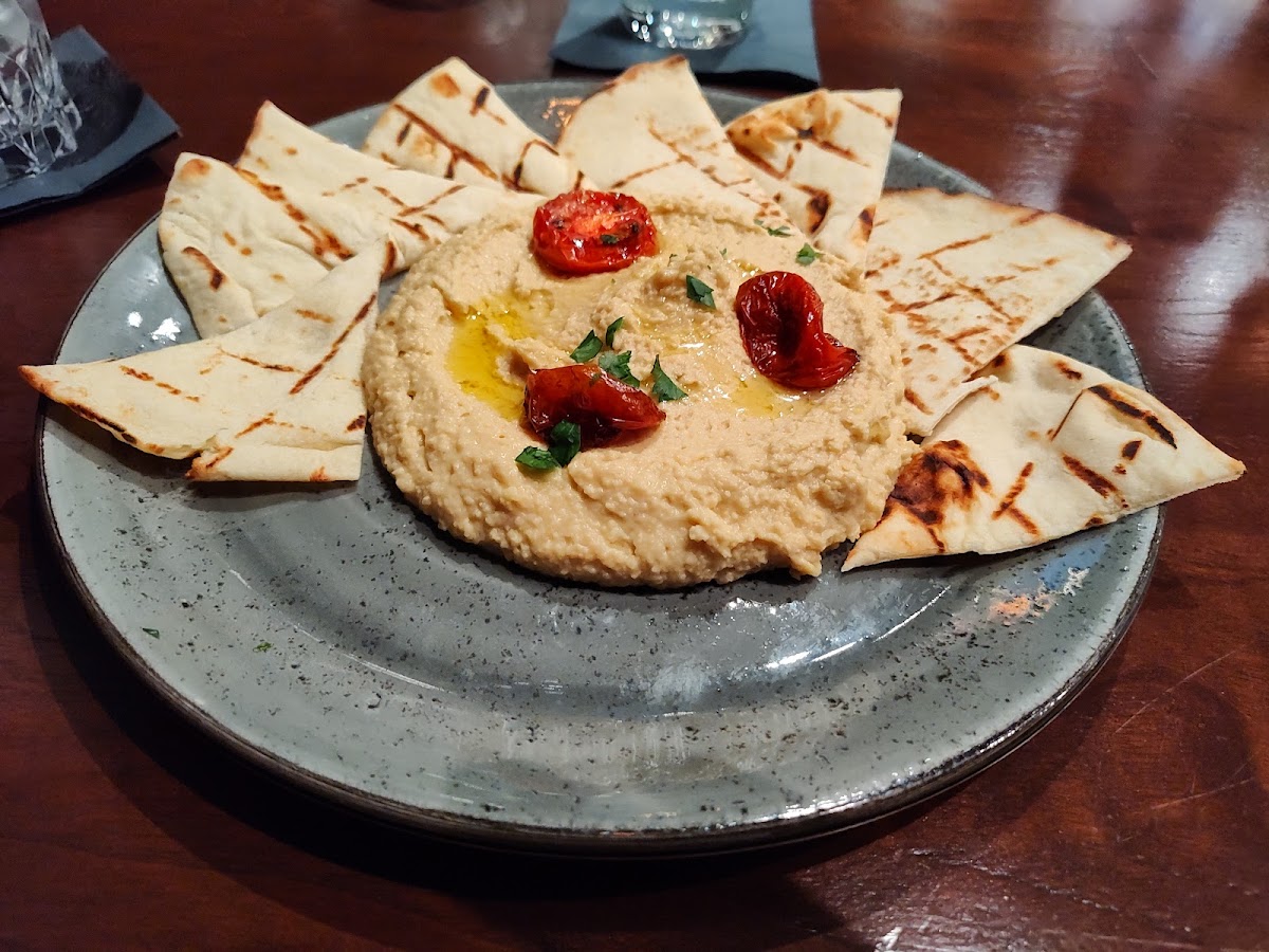 Monarch -Kitchen & Bar-9