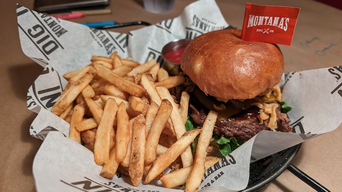 Montana’S Bbq & Bar-7