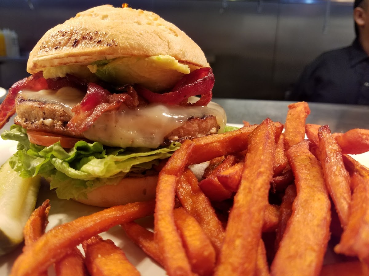 Moo Moo's Burger Barn-7
