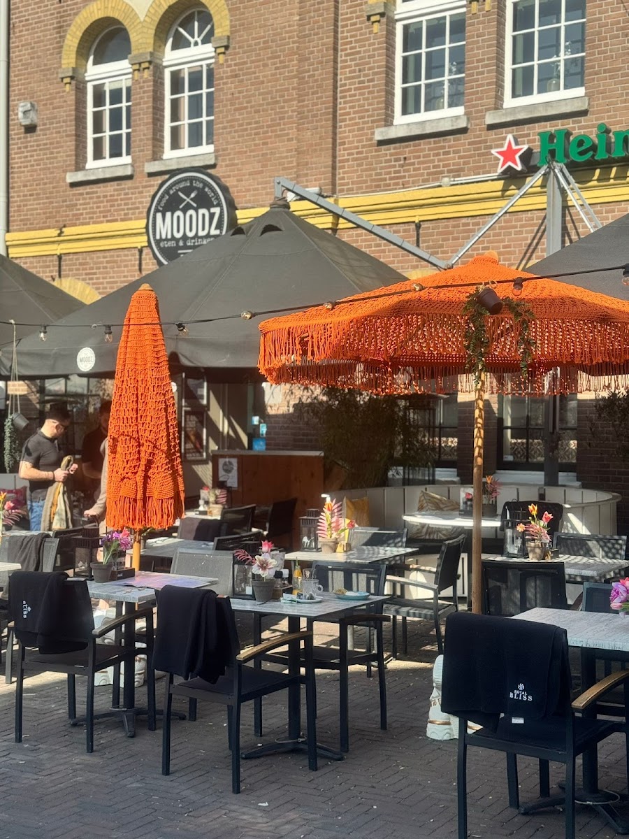 Moodz Food & Drinks
