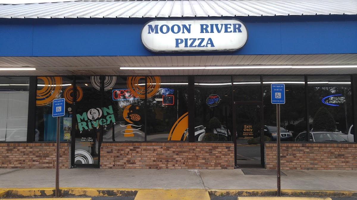 Moon River Pizza