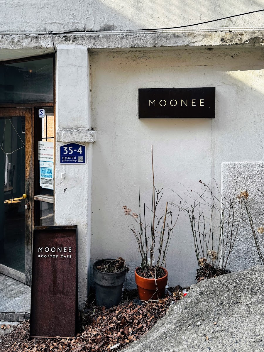 Moonee