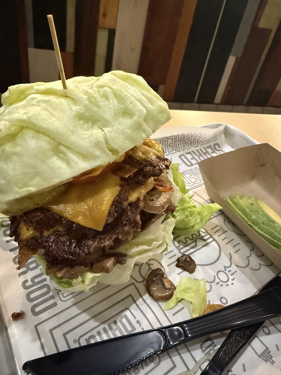 Mooyah Burgers, Fries & Shakes-4