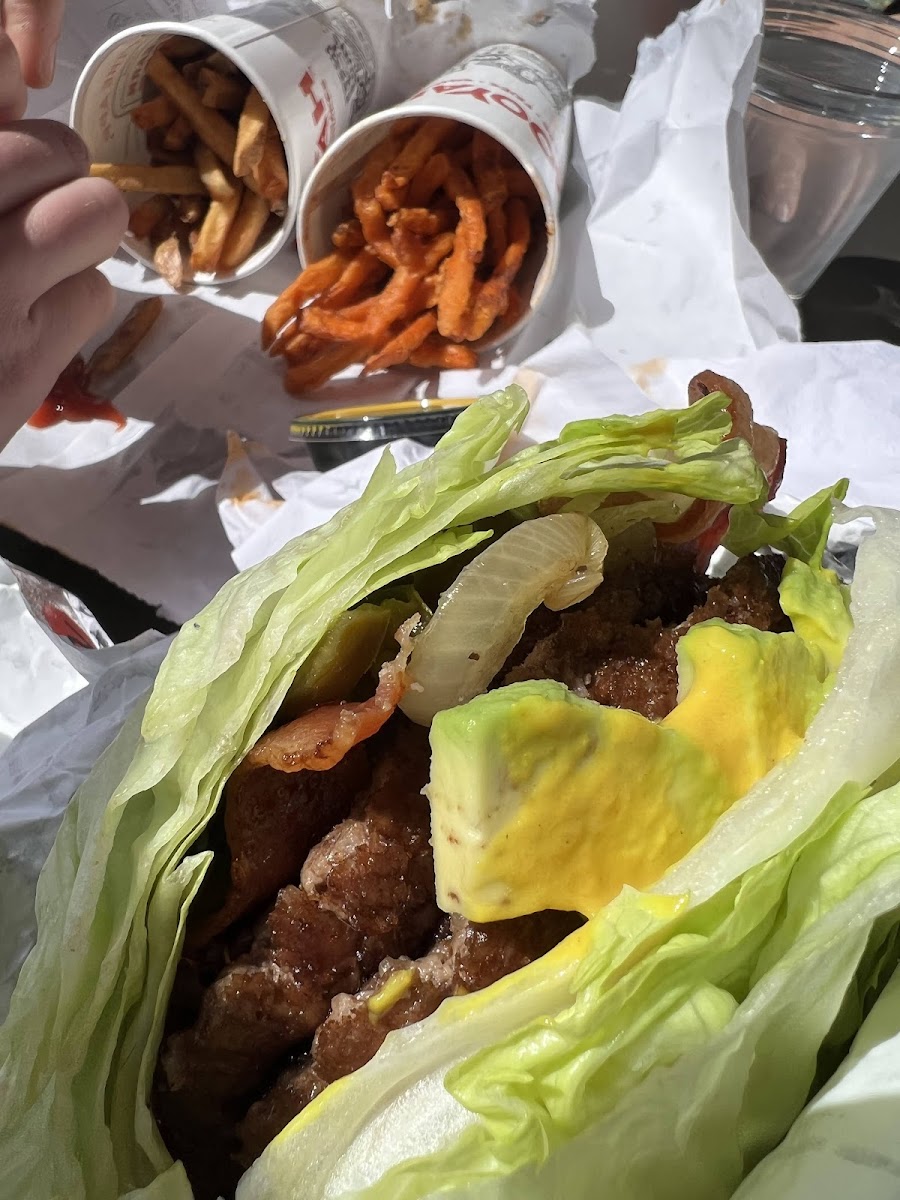 Mooyah Burgers, Fries & Shakes-7