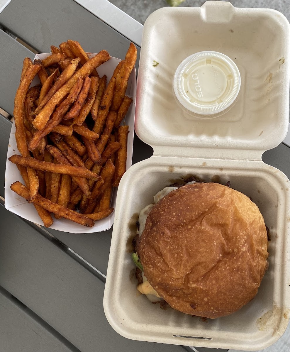 Mooyah Burgers, Fries & Shakes-8