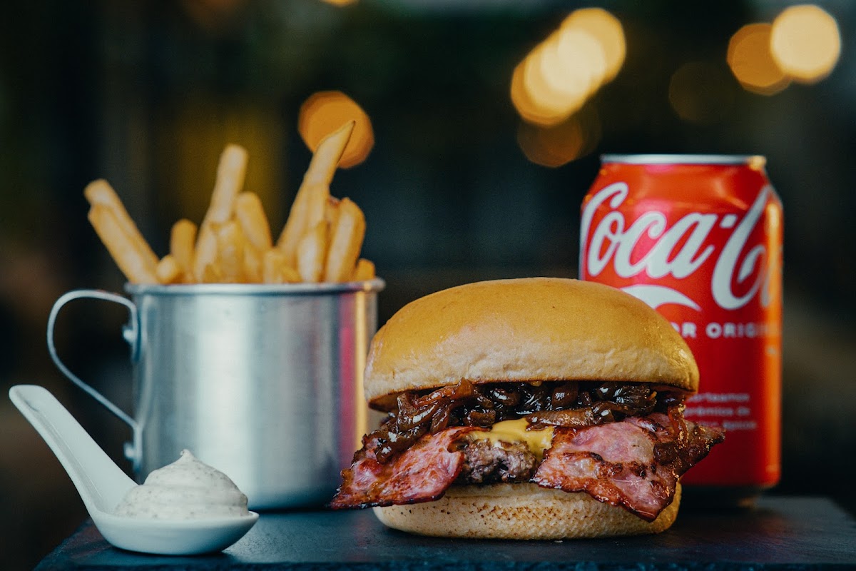 Mora Burger-10
