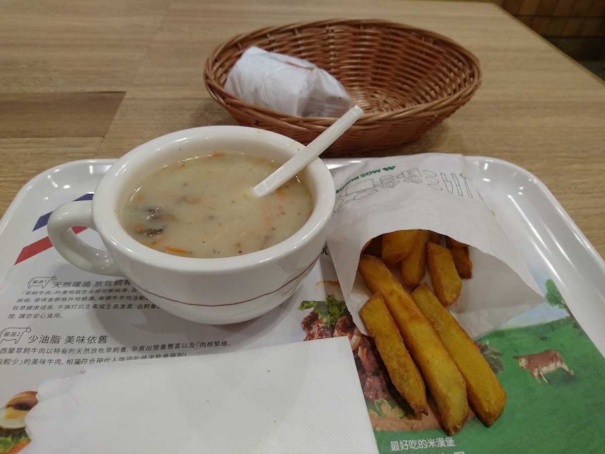 Mos Burger Jinshan Shop-5