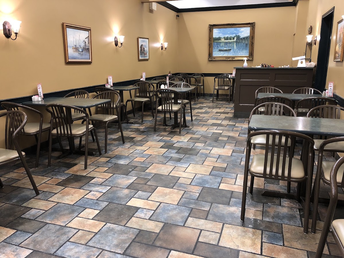 Mother Hubbard’S Restaurant