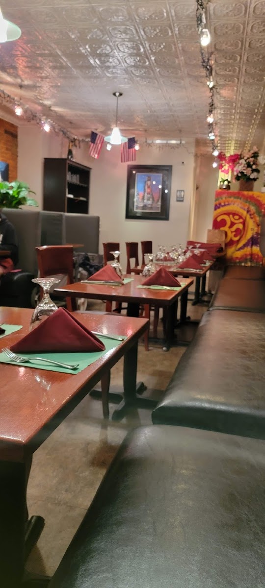 Mount Everest Restaurant And Bar - Hampden-4