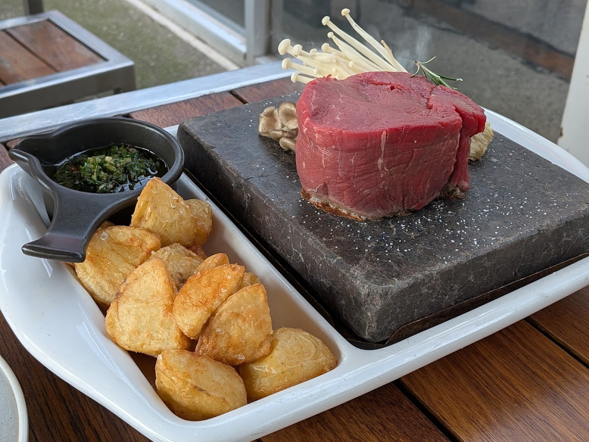 Mr Brooks Stonegrill & Bar-3
