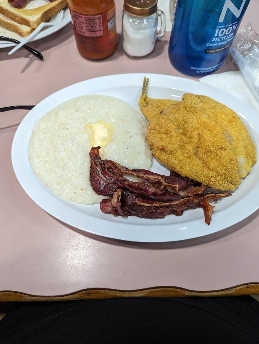 Mr. Burgandy's Breakfast Luncheonette-9