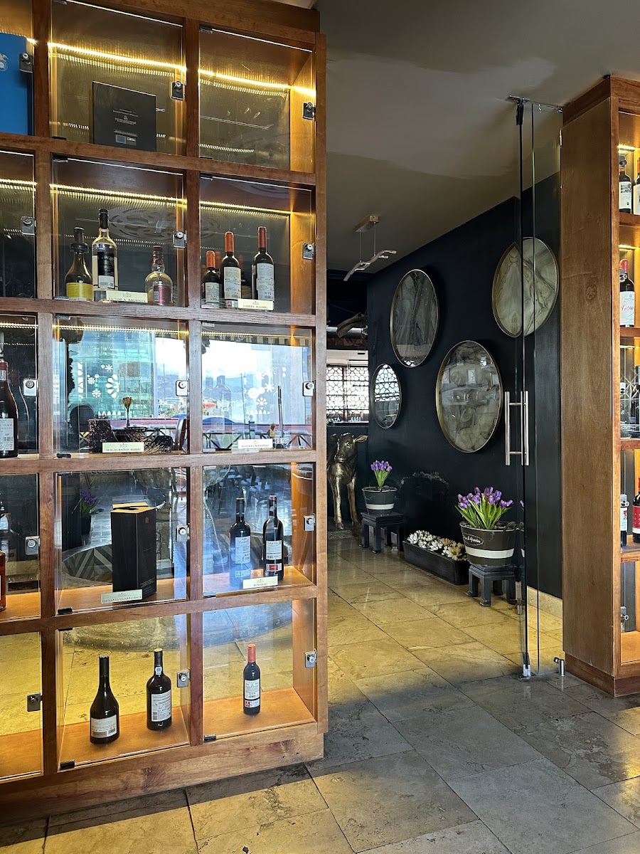 Mucca Salon (Cantina)-3