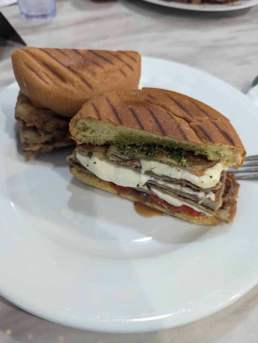 Munch Eatery-9