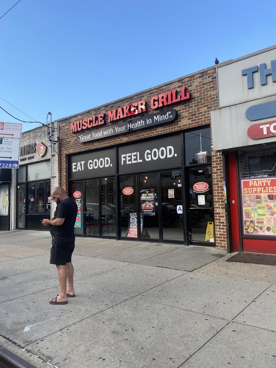 Muscle Maker Grill