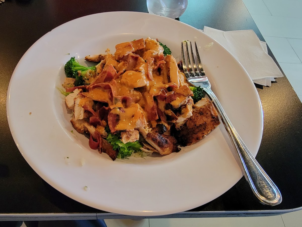 Muscle Maker Grill-9