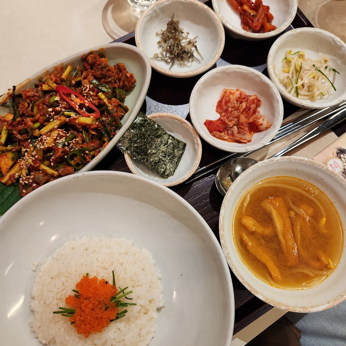 Muwol Table, Gangnam Express Terminal-5