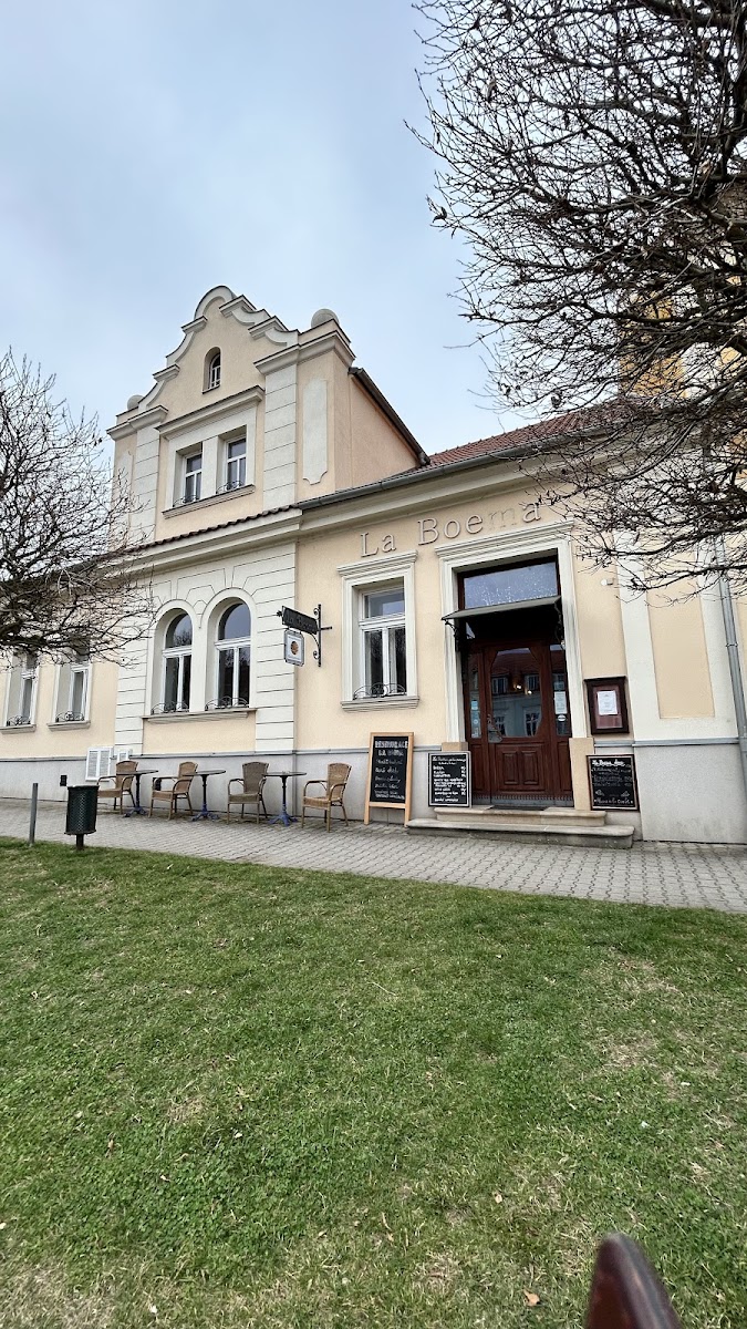 Múzická Kavárna A Restaurace La Boema Radnice-3