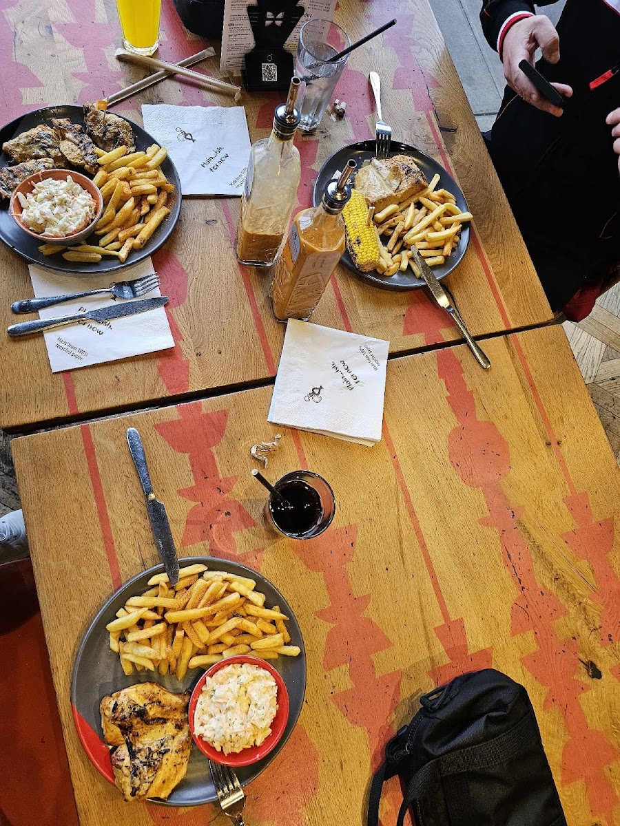 Nando's Cheshunt Retail Park-7