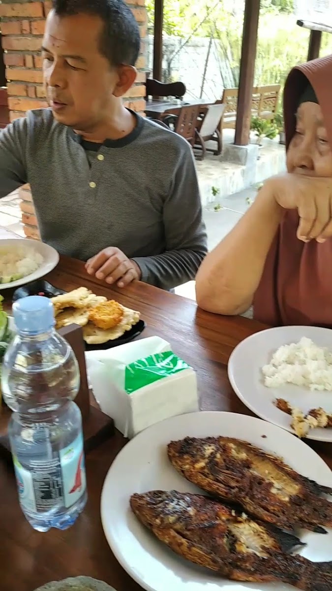 Ndalem Njanti Garden Resto-2