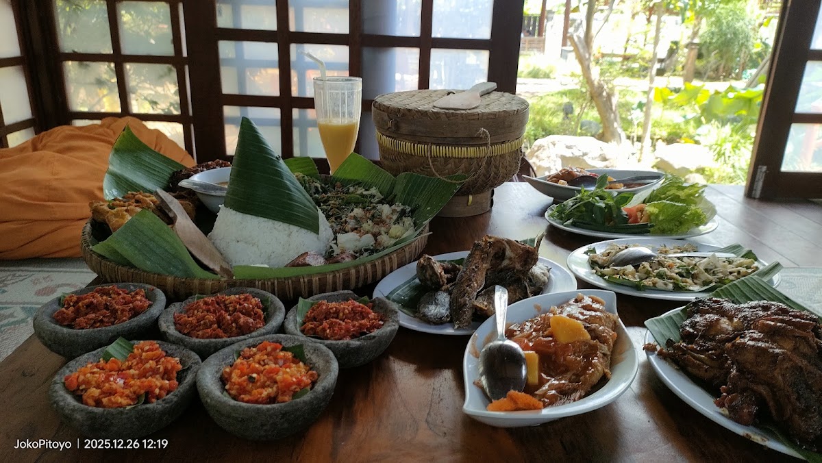 Ndalem Njanti Garden Resto-3