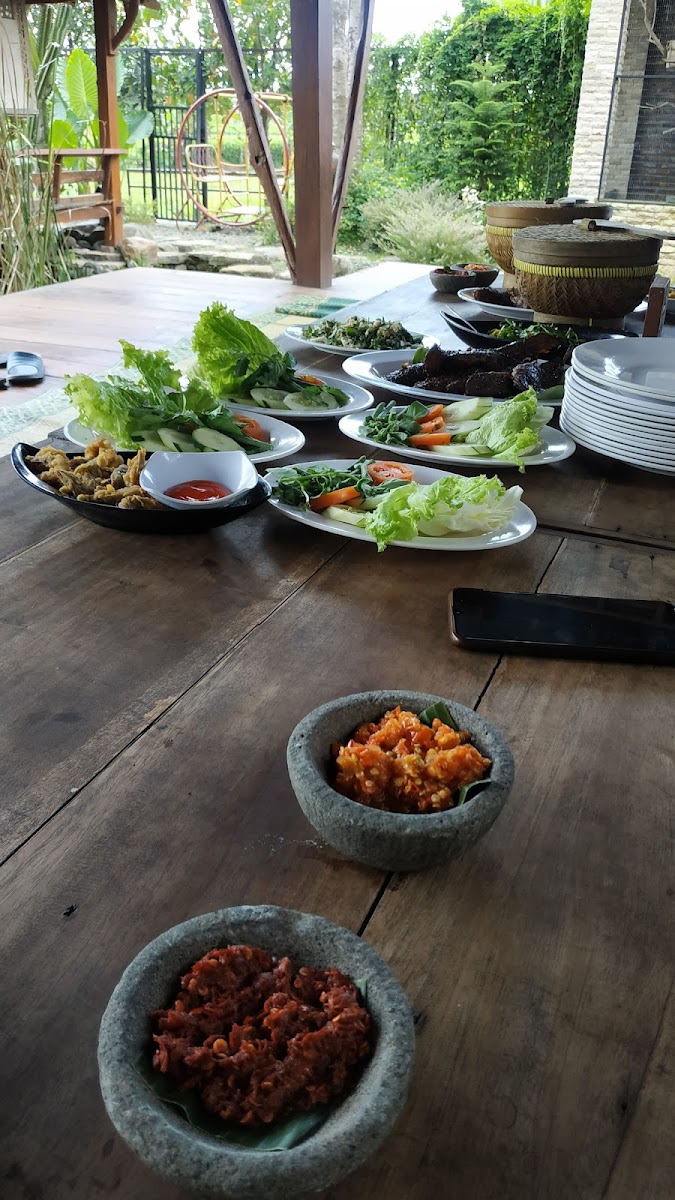 Ndalem Njanti Garden Resto-7