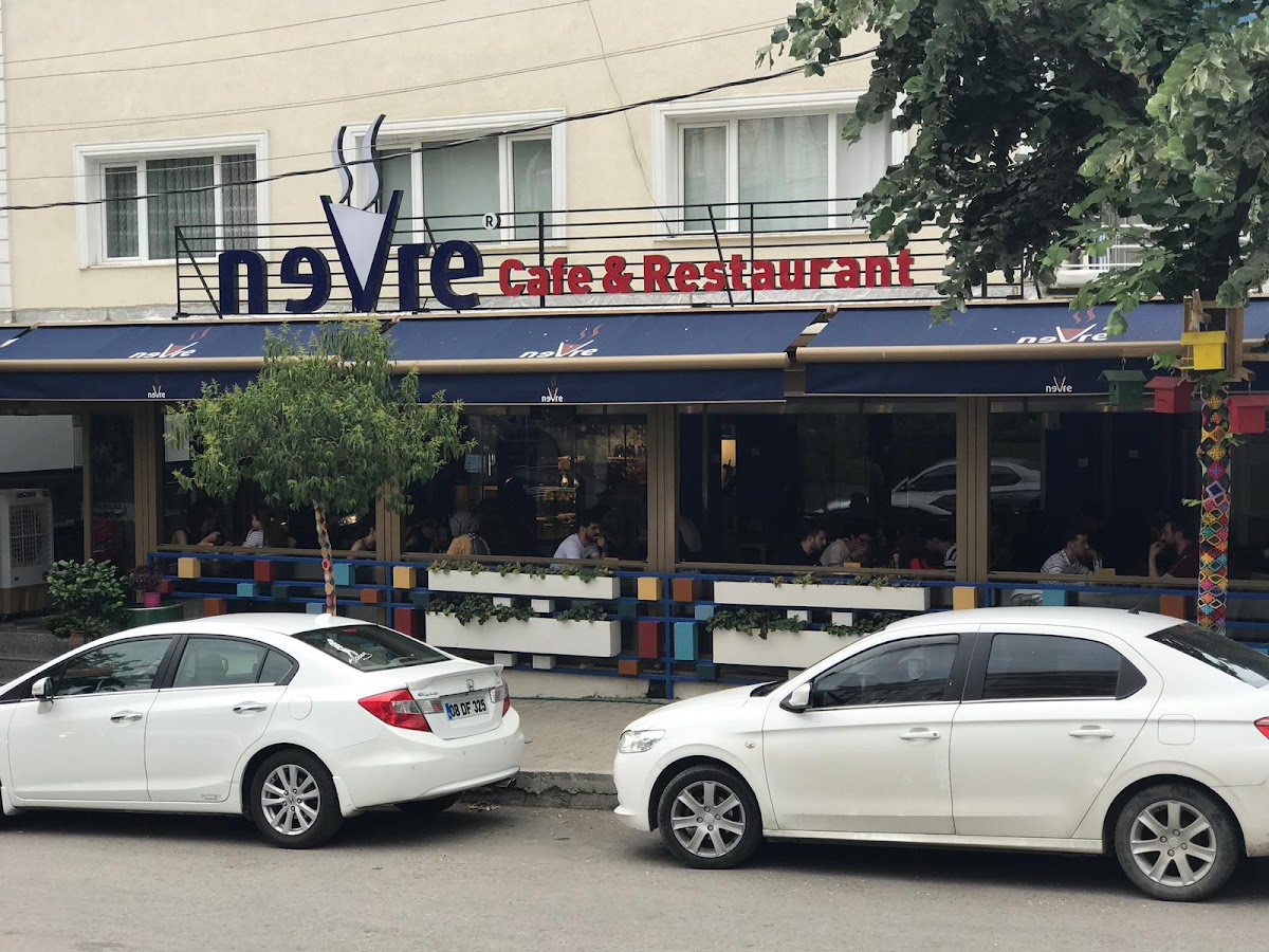 Nevre Cafe & Restaurant