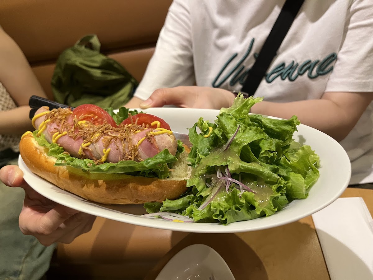 New Yorker's Cafe-5