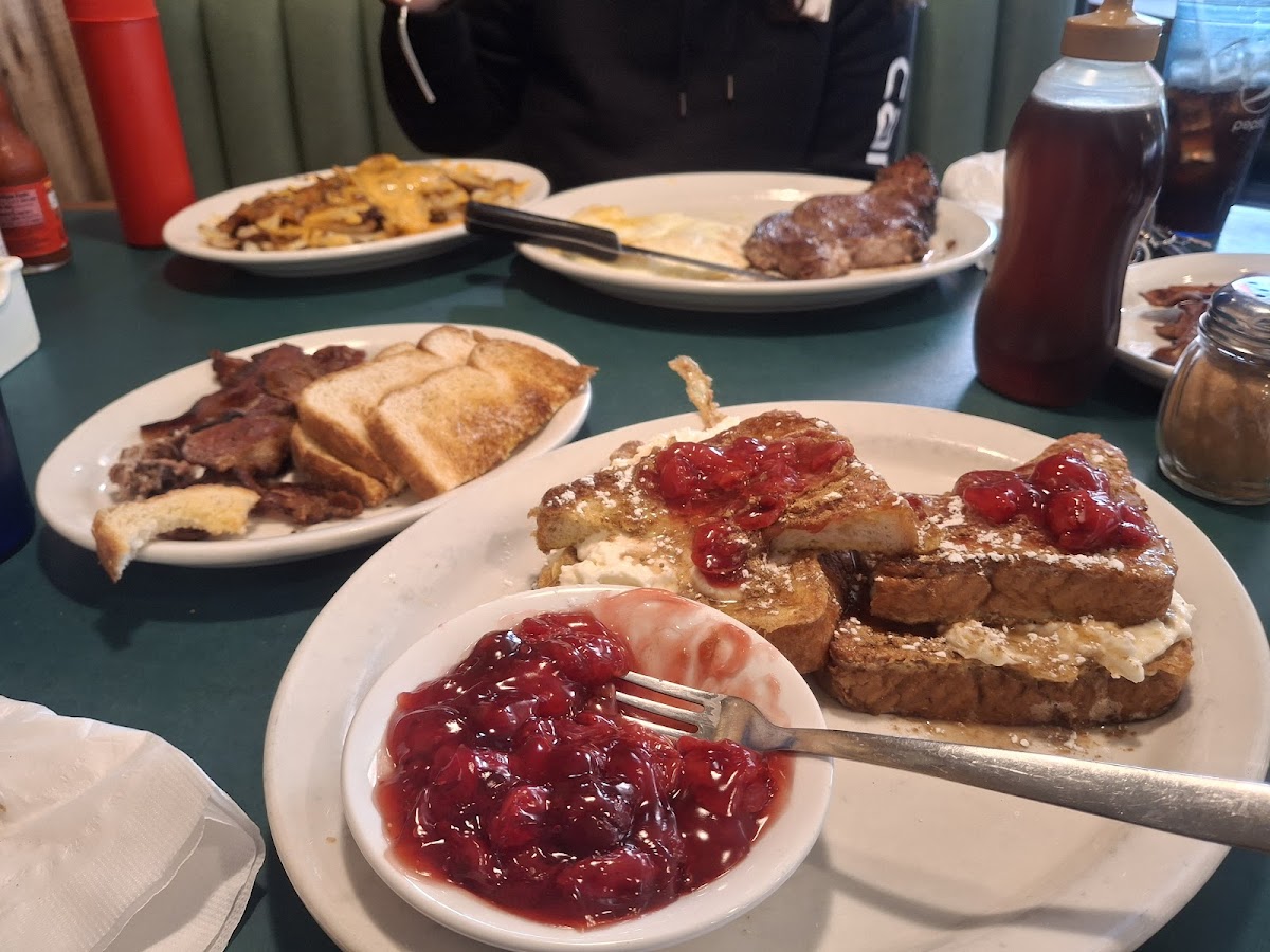 Nick's Family Cafe-3