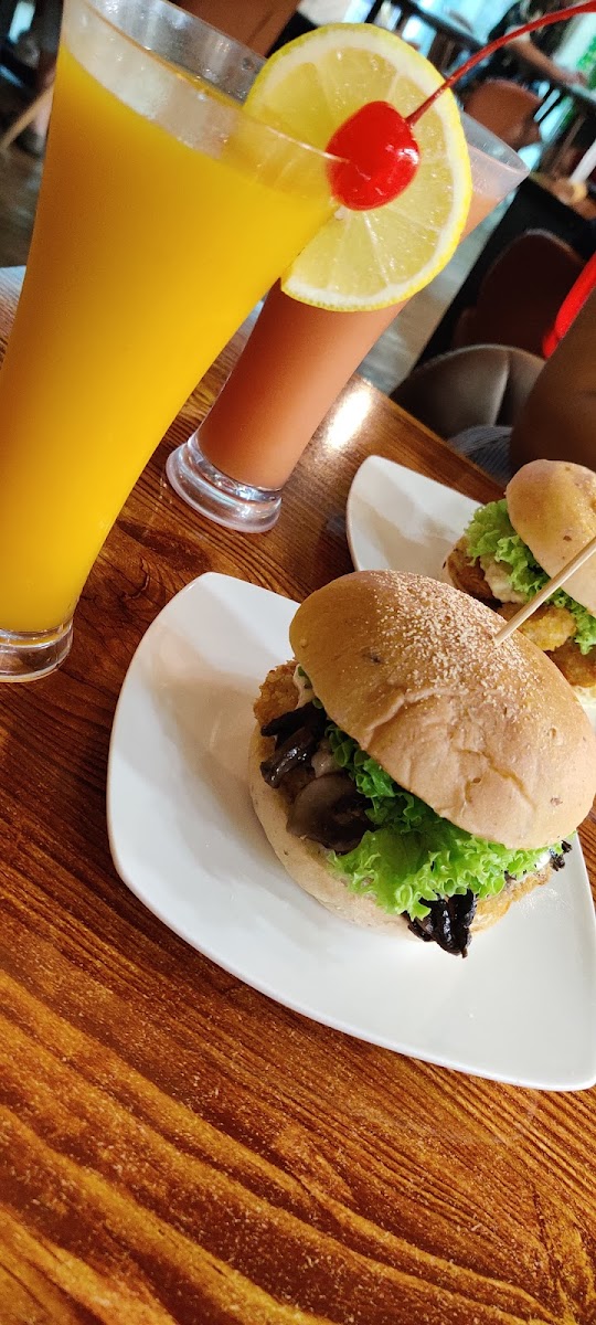 Nomvnom Bistro-9