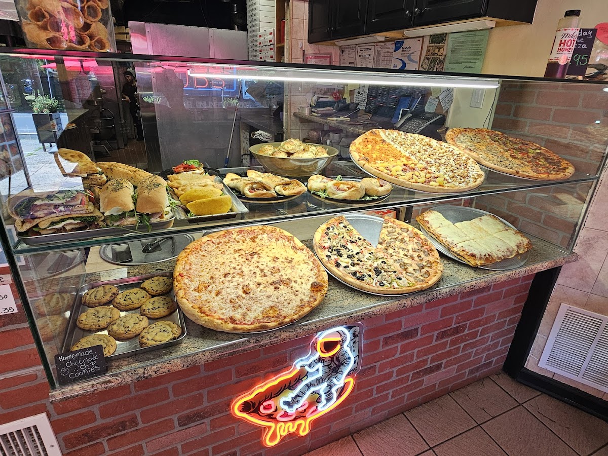 Nunzio's Pizza