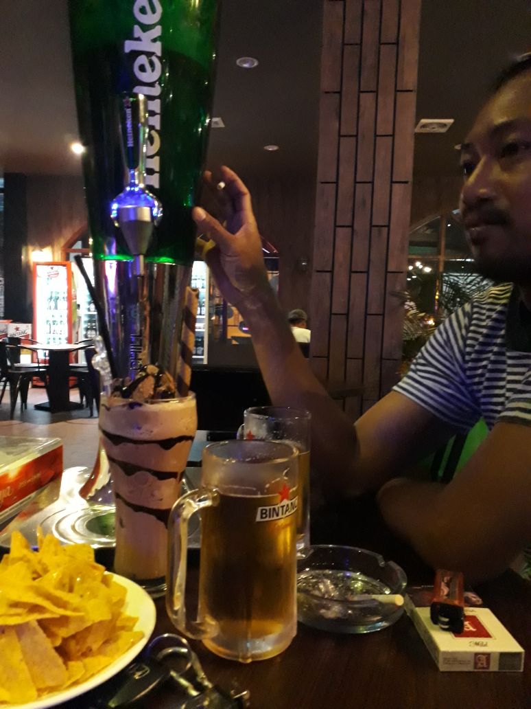 O2 Cafe & Sport Bar-5