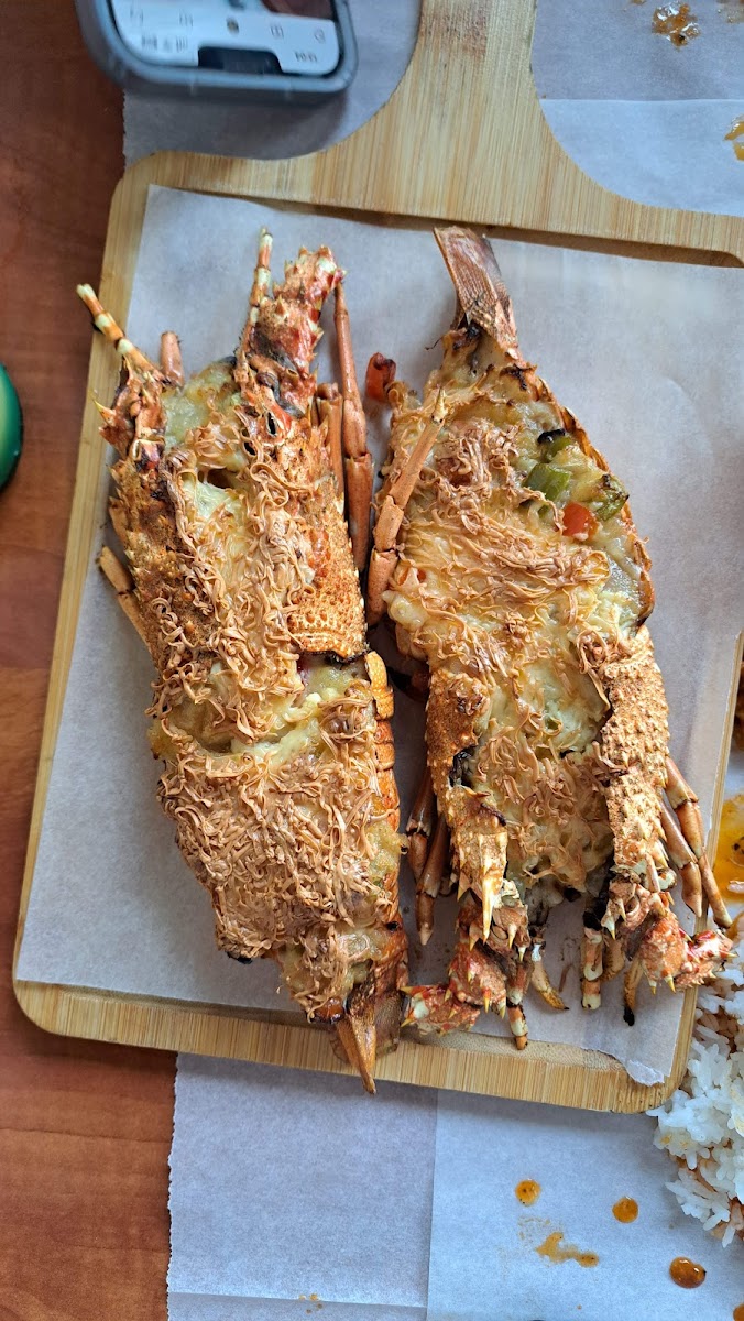 Off The Hook Seafood Restaurant - Airport Road-10