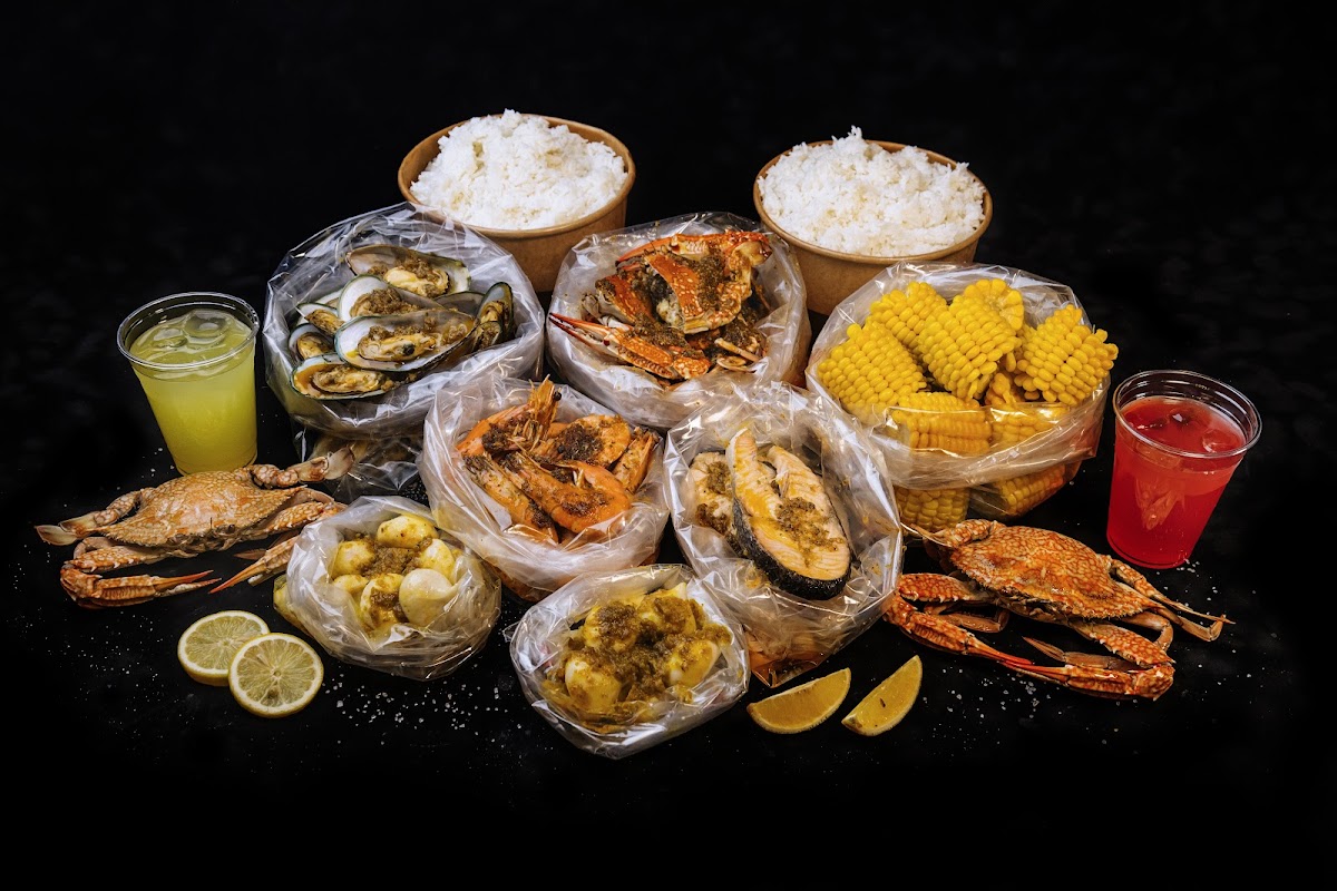 Off The Hook Seafood Restaurant - Airport Road-4