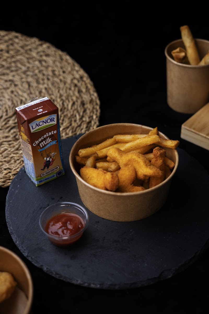 Off The Hook Seafood Restaurant - Airport Road-8