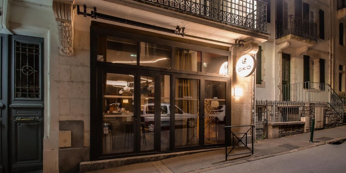 Oko - Restaurant & Cocktails Bar