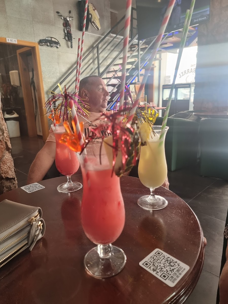 Old Barrel Restaurant Bar-7