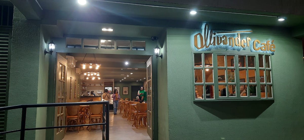 Ollivander Bistrô & Café