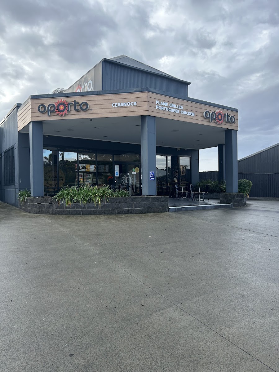 Oporto Cessnock Drive Thru