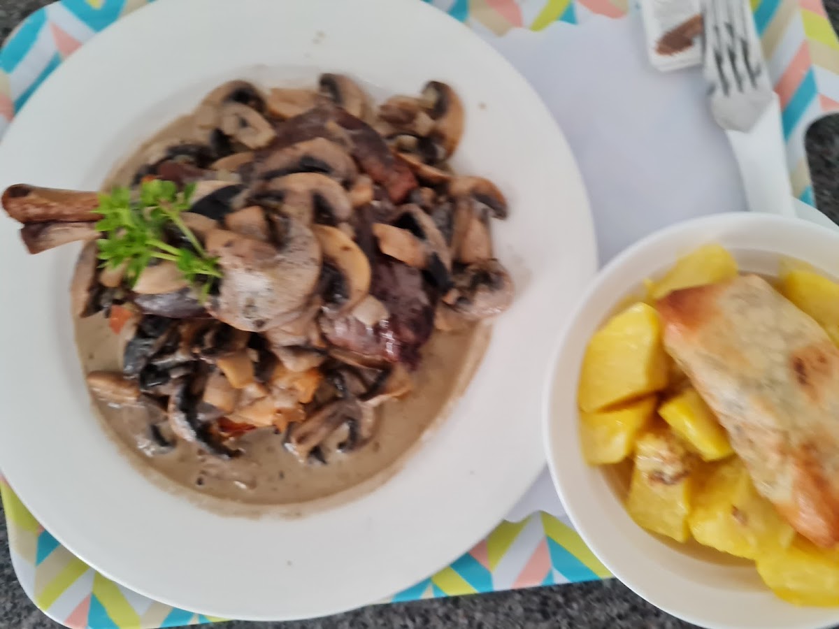 Orana Motor Inn & Restaurant-10