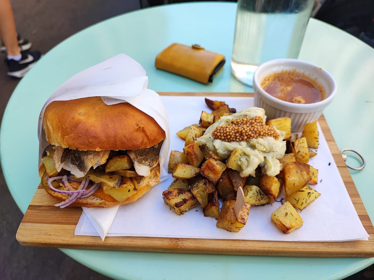 Organic Burger House-4