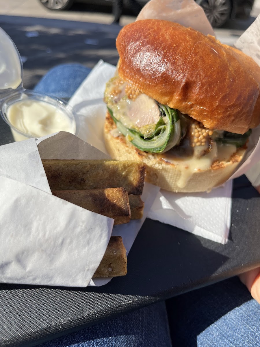 Organic Burger House-7
