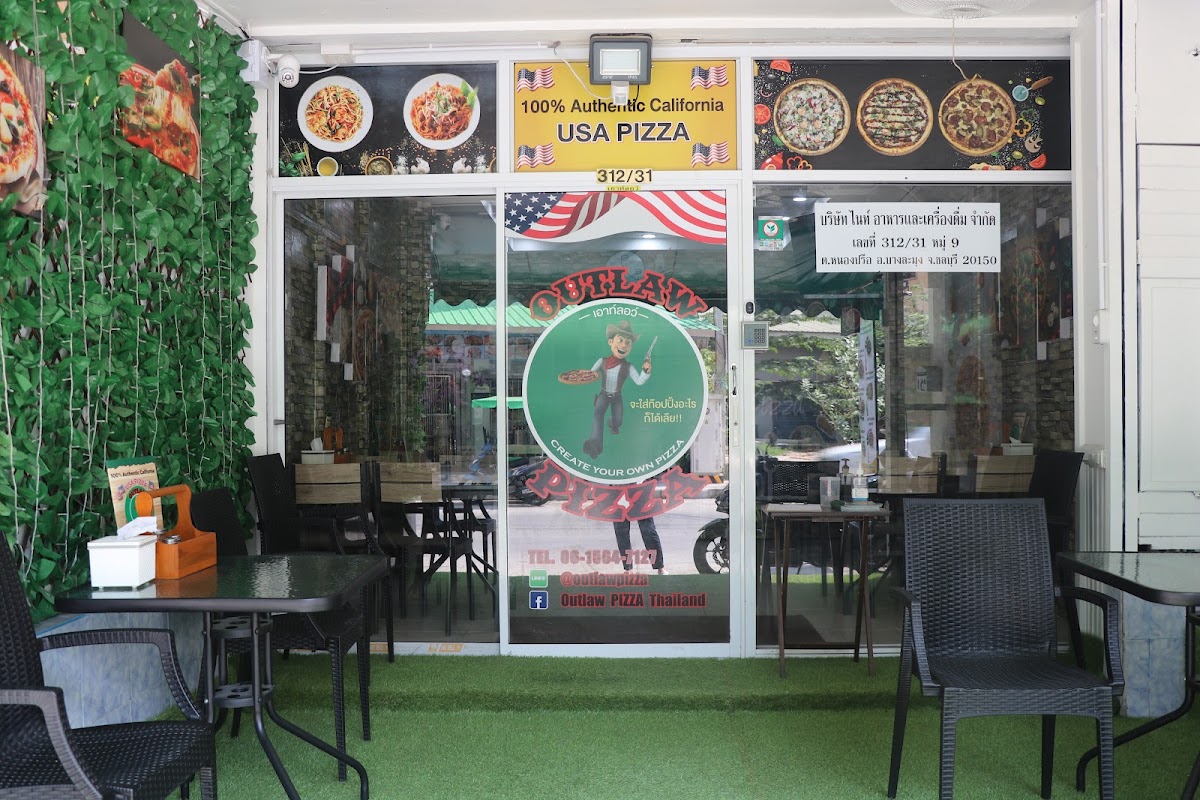 Outlaw Pizza (สาขา พัทยา)