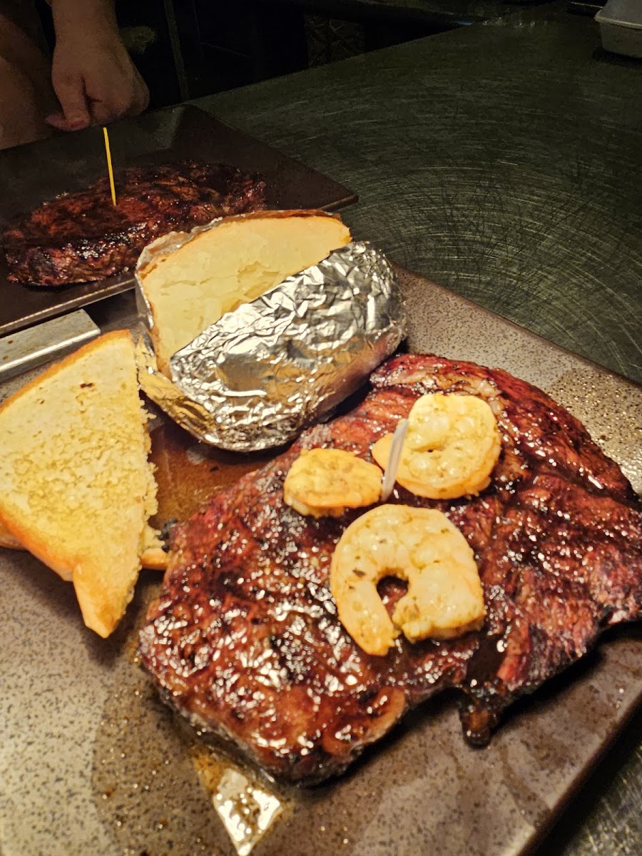 Outlaws Steakhouse-2