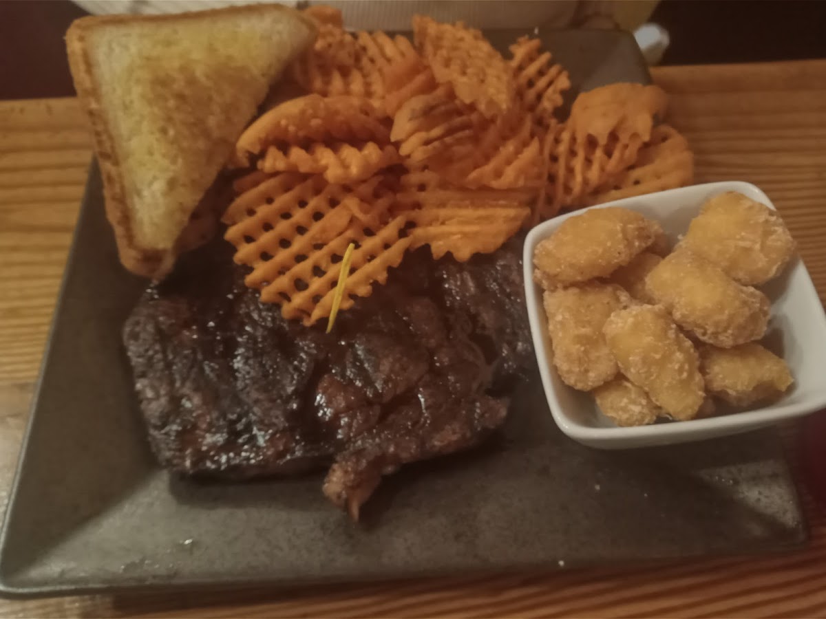 Outlaws Steakhouse-7