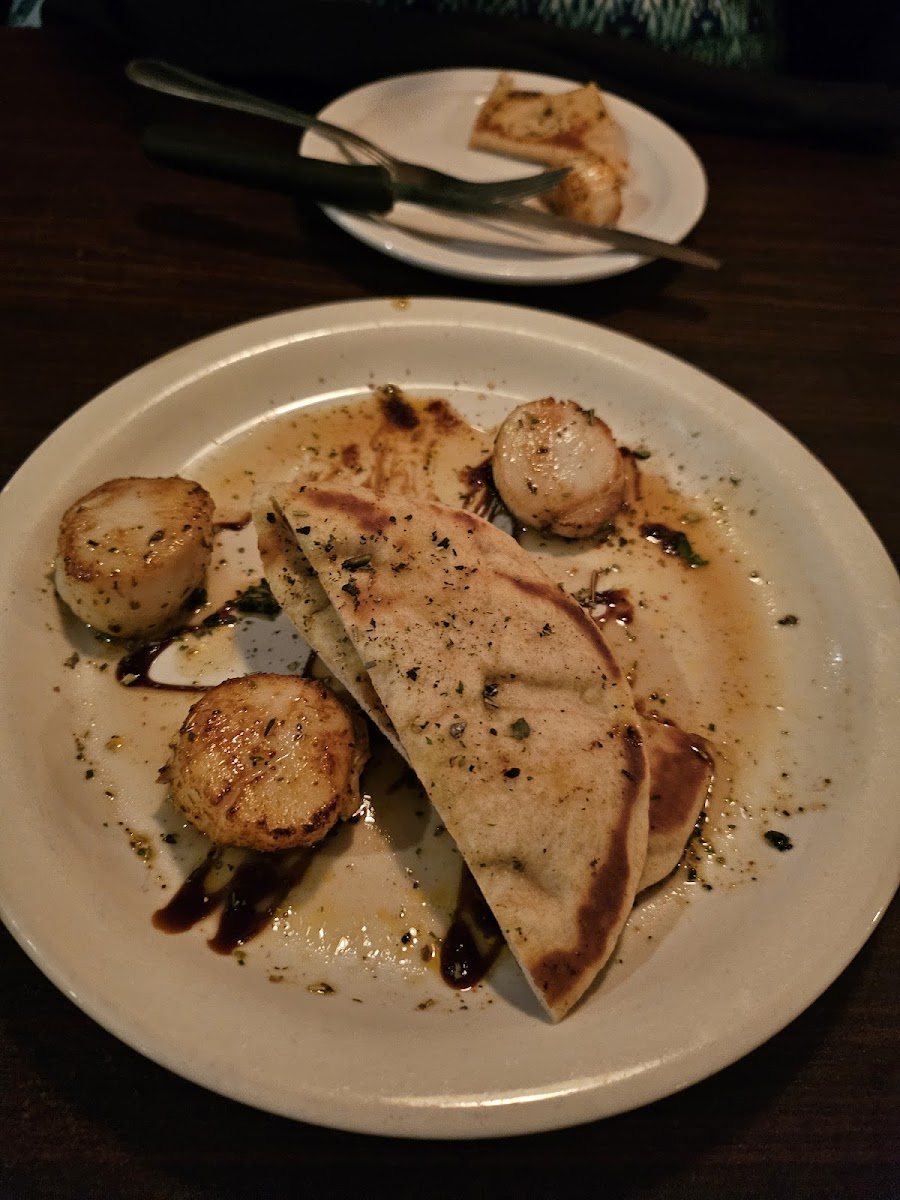 Outrigger Restaurant & Lounge-10