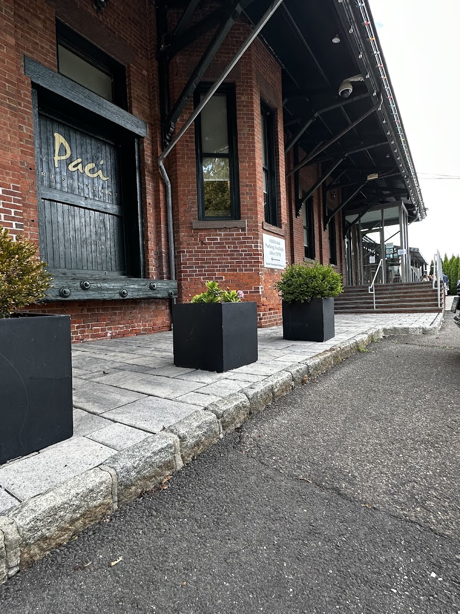Paci Restaurant-4